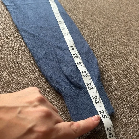 Grafton, size M, Cotton and Cashmere blue long sleeve pullover, V Neck - Picture 10 of 10